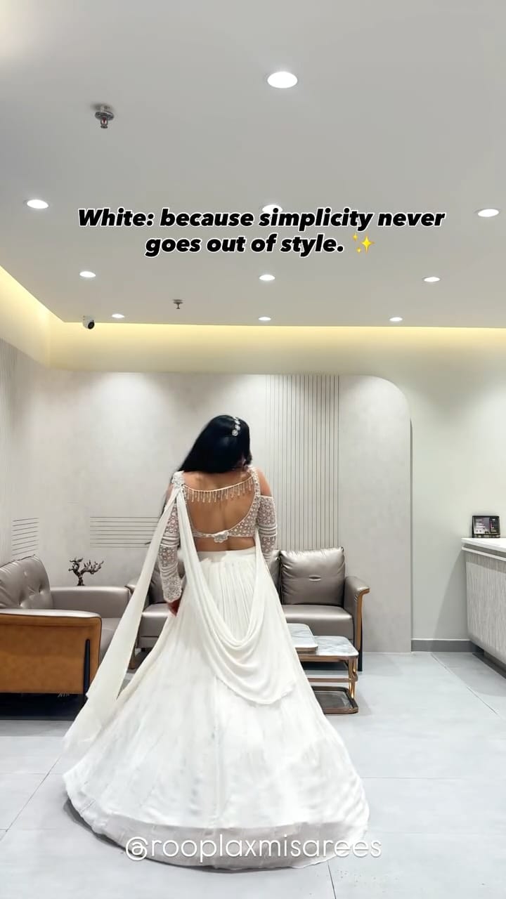 Post 5 by Rooplaxmi Sarees on Instagram (video)