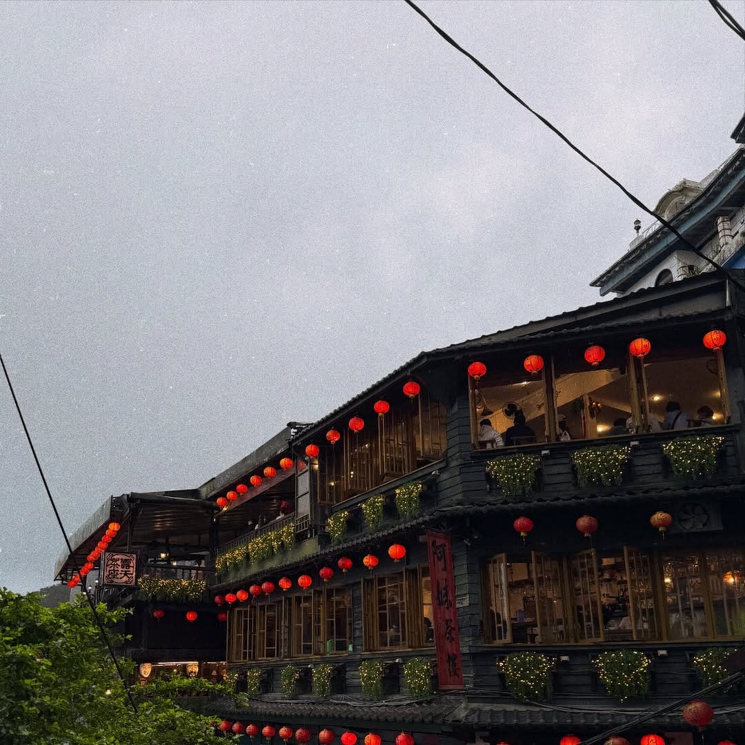 Post 9 by 𝓢𝓪𝓻𝓽𝓸𝓻𝓲𝓪𝓵𝓟𝓱𝓲𝓵 on Instagram (carousel)