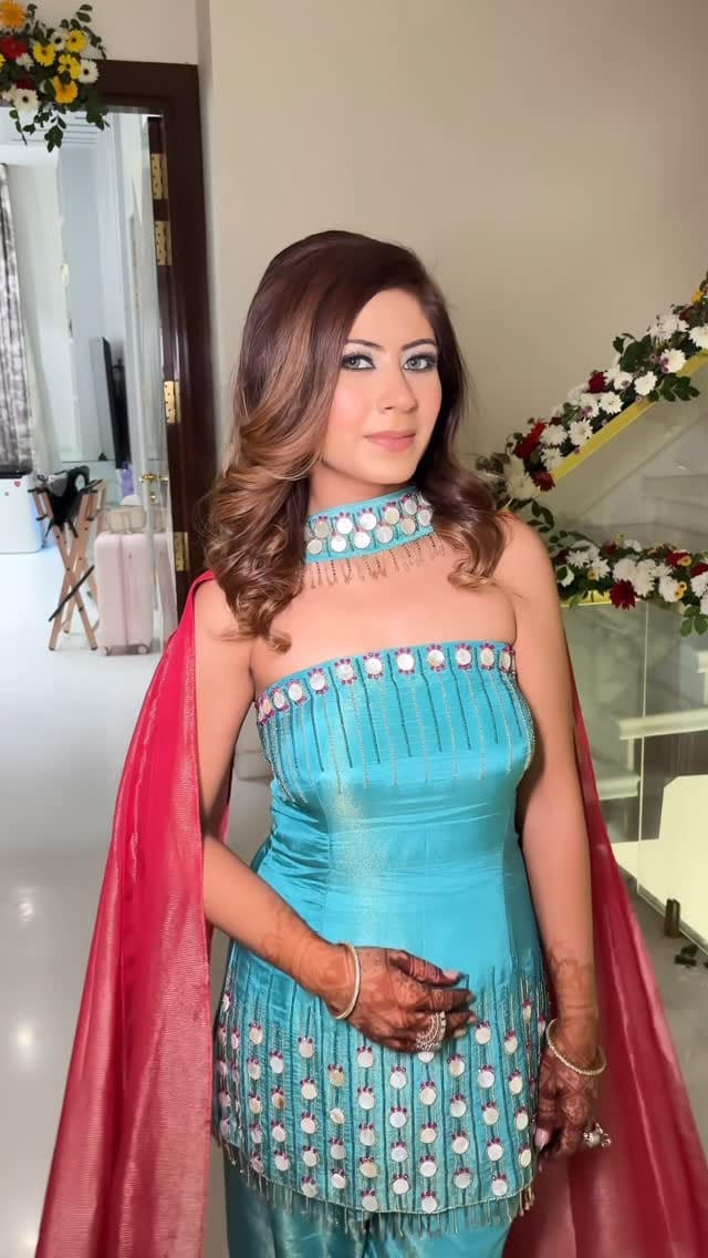 Post 9 by DresStoryBySisters on Instagram (video)