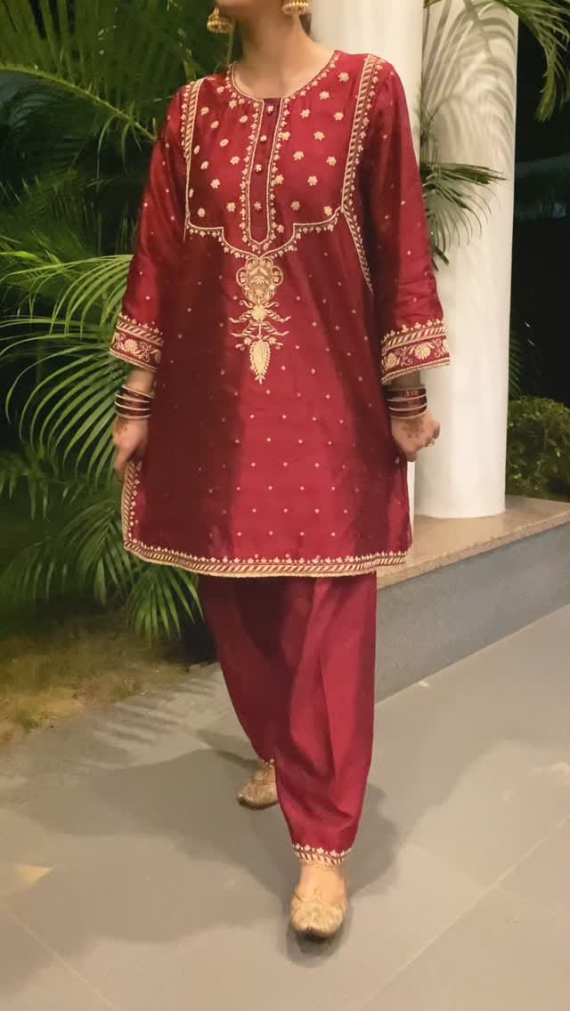 Post 5 by Saman Khaira on Instagram (video)
