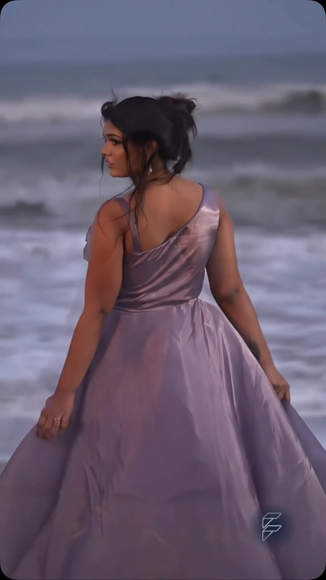 Post 7 by Flyrobe Hyderabad | Rent.Wear.Repeat. on Instagram (video)