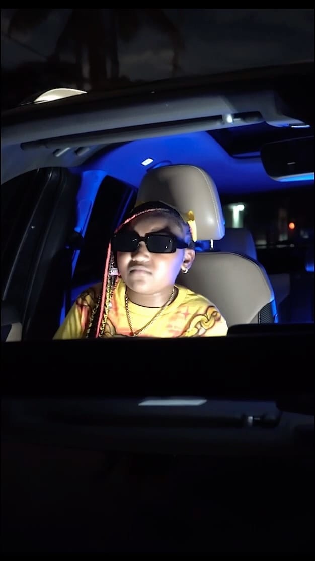 Post 2 by Kanary Yellow on Instagram (video)