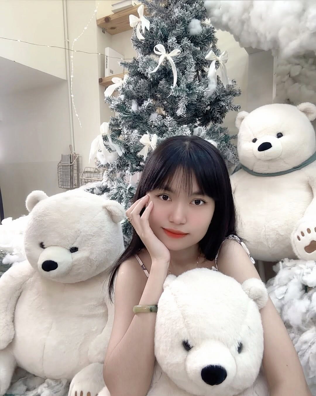 Post 2 by Cô Em NhàBên Aka MochiMochi on Instagram (carousel)