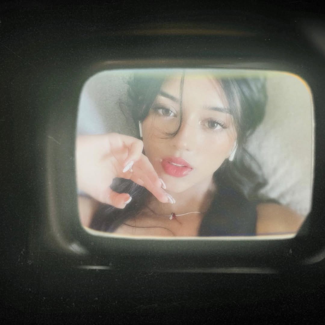 Post 9 by 𝐴𝑟𝑚𝑎𝑛𝑖 on Instagram (image)