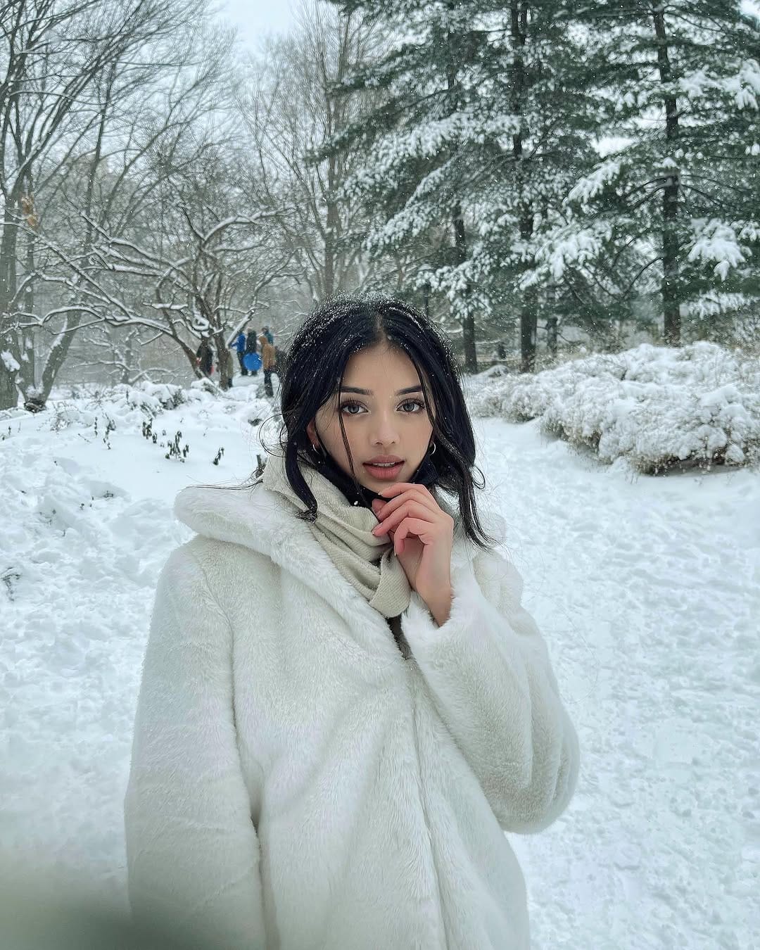 Post 10 by 𝐴𝑟𝑚𝑎𝑛𝑖 on Instagram (carousel)