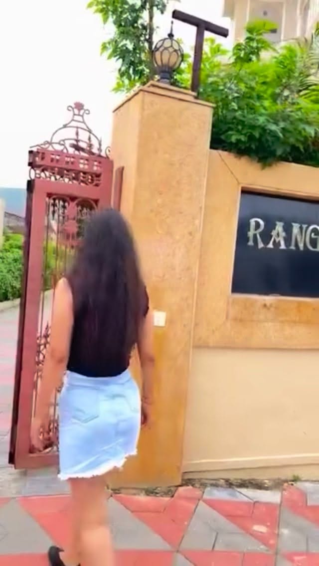 Post 3 by Aayushi Nehriya on Instagram (video)