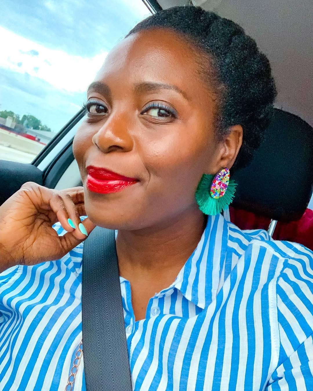 Post 10 by Vee on Instagram (image)