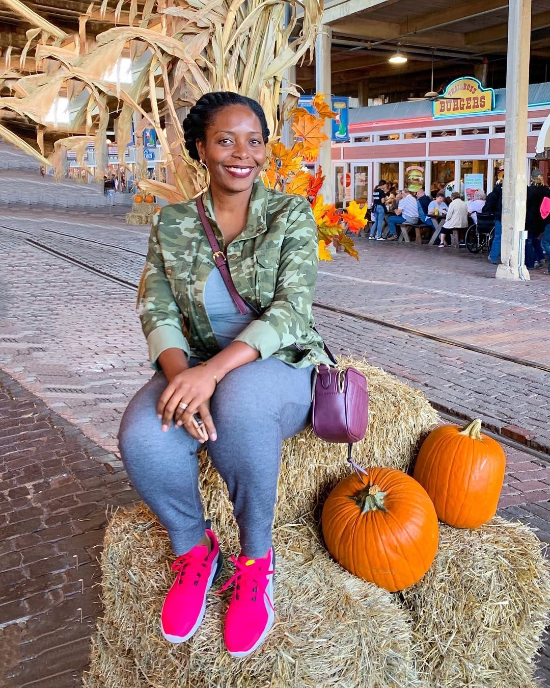 Post 9 by Vee on Instagram (image)