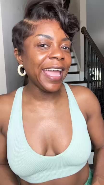 Post 5 by Glueless Wig Maker on Instagram (video)