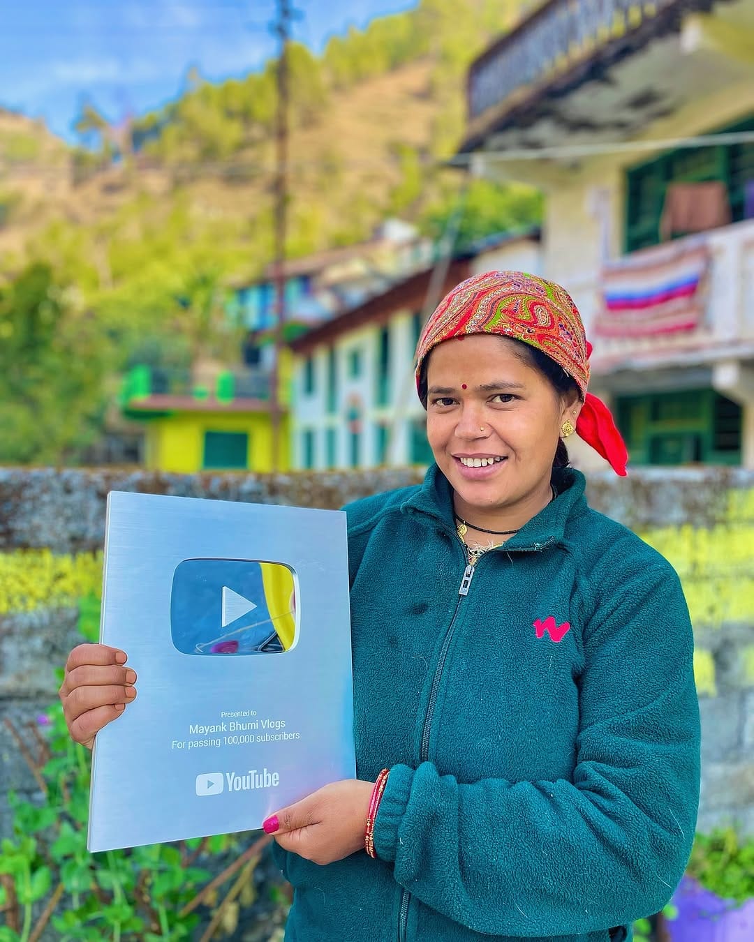 Post 8 by Mayank Bhumi Vlogs on Instagram (image)