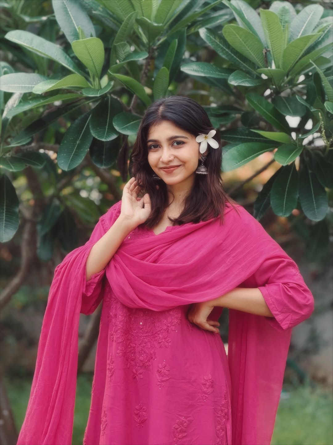 Post 1 by Lucknowi Chikankari 🧿By  Priyanshi Pandey on Instagram (carousel)