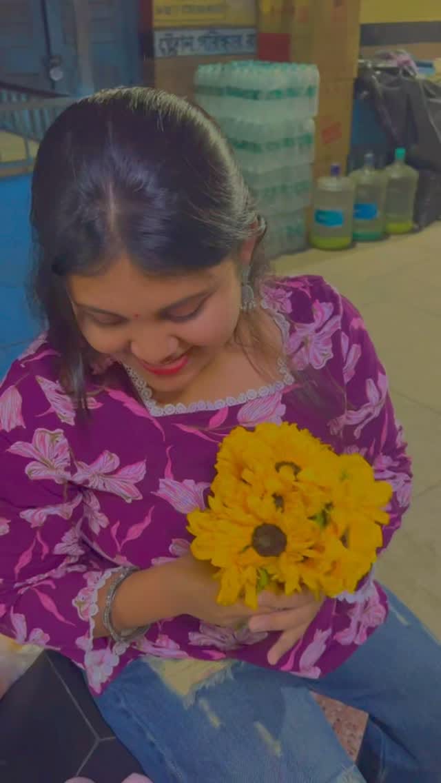Post 7 by Rohit Dey on Instagram (video)