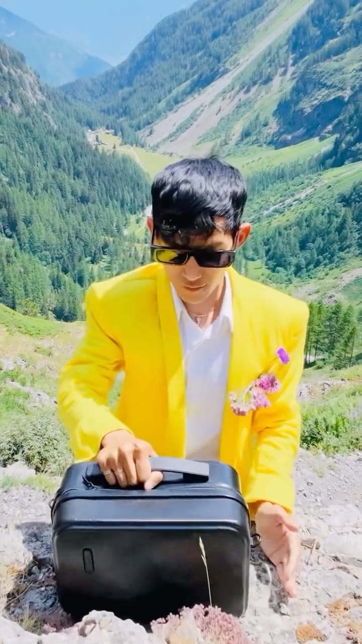 Post 6 by LONG TRAN on Instagram (video)