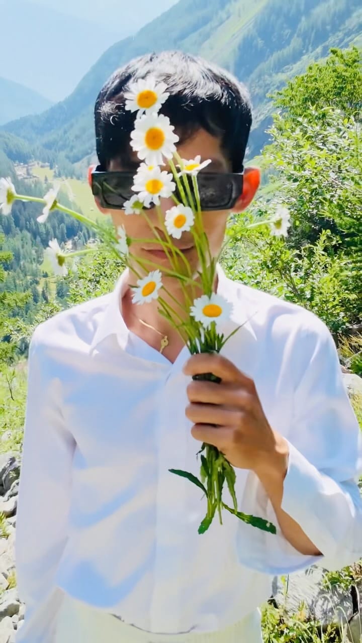 Post 9 by LONG TRAN on Instagram (video)