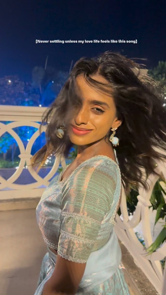 Post 5 by Oshin Anil | Fashion designer | Stylist on Instagram (video)