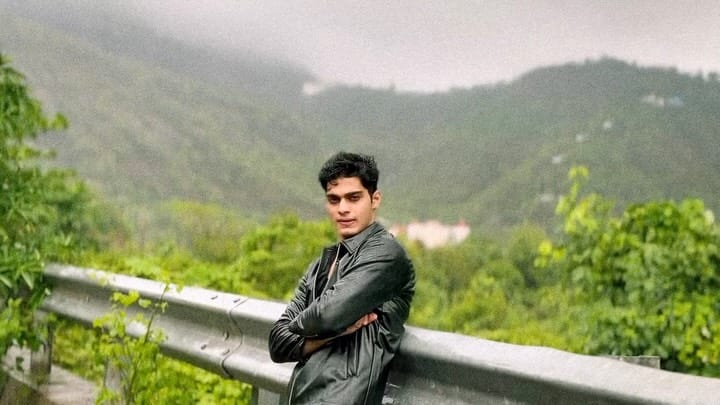 Post 2 by SAISHUBHAM PATHAK on Instagram (video)