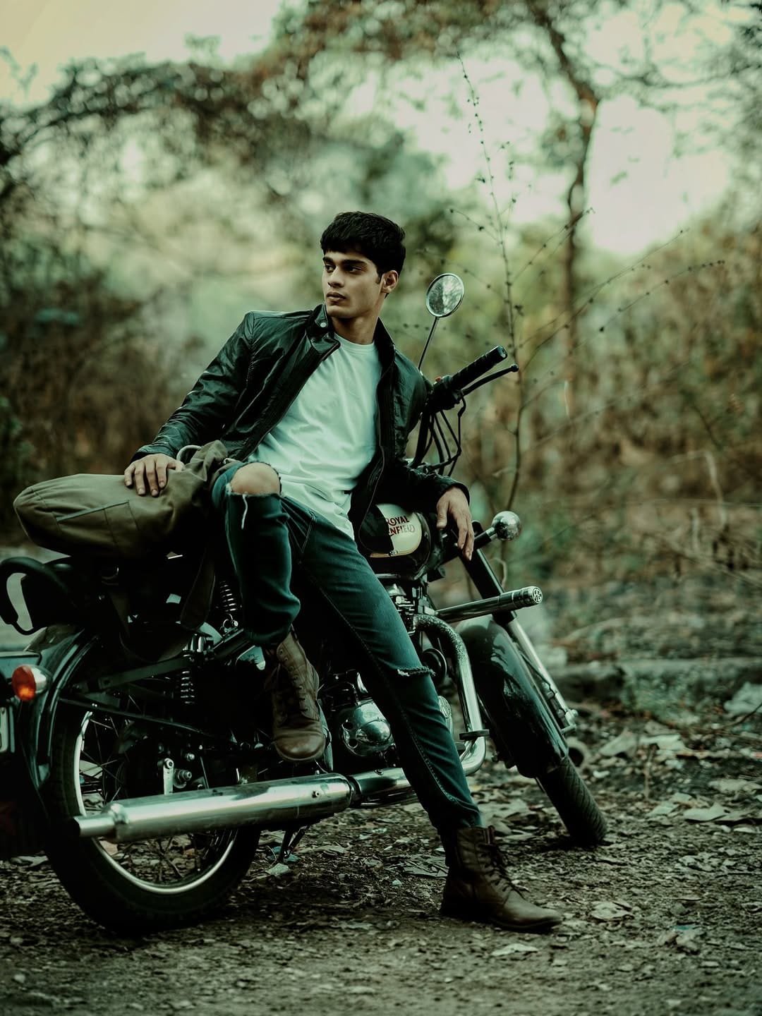 Post 6 by SAISHUBHAM PATHAK on Instagram (image)