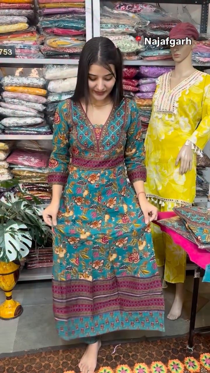 Post 1 by Lohchab Collection Najafgarh on Instagram (video)