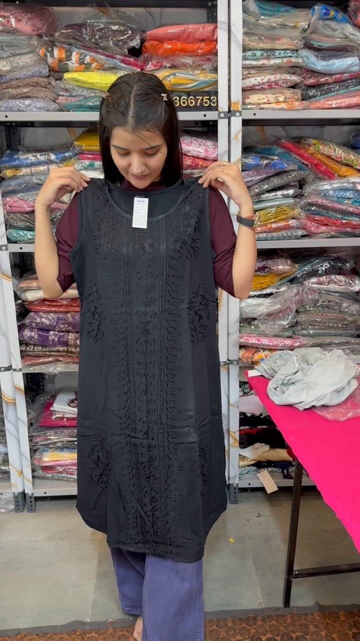 Post 10 by Lohchab Collection Najafgarh on Instagram (video)