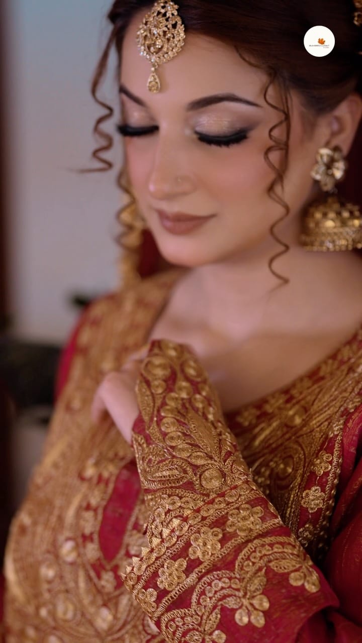 Post 1 by 𝐁𝐮𝐦𝐛𝐫𝐨 𝐜𝐥𝐨𝐬𝐞𝐭 on Instagram (video)