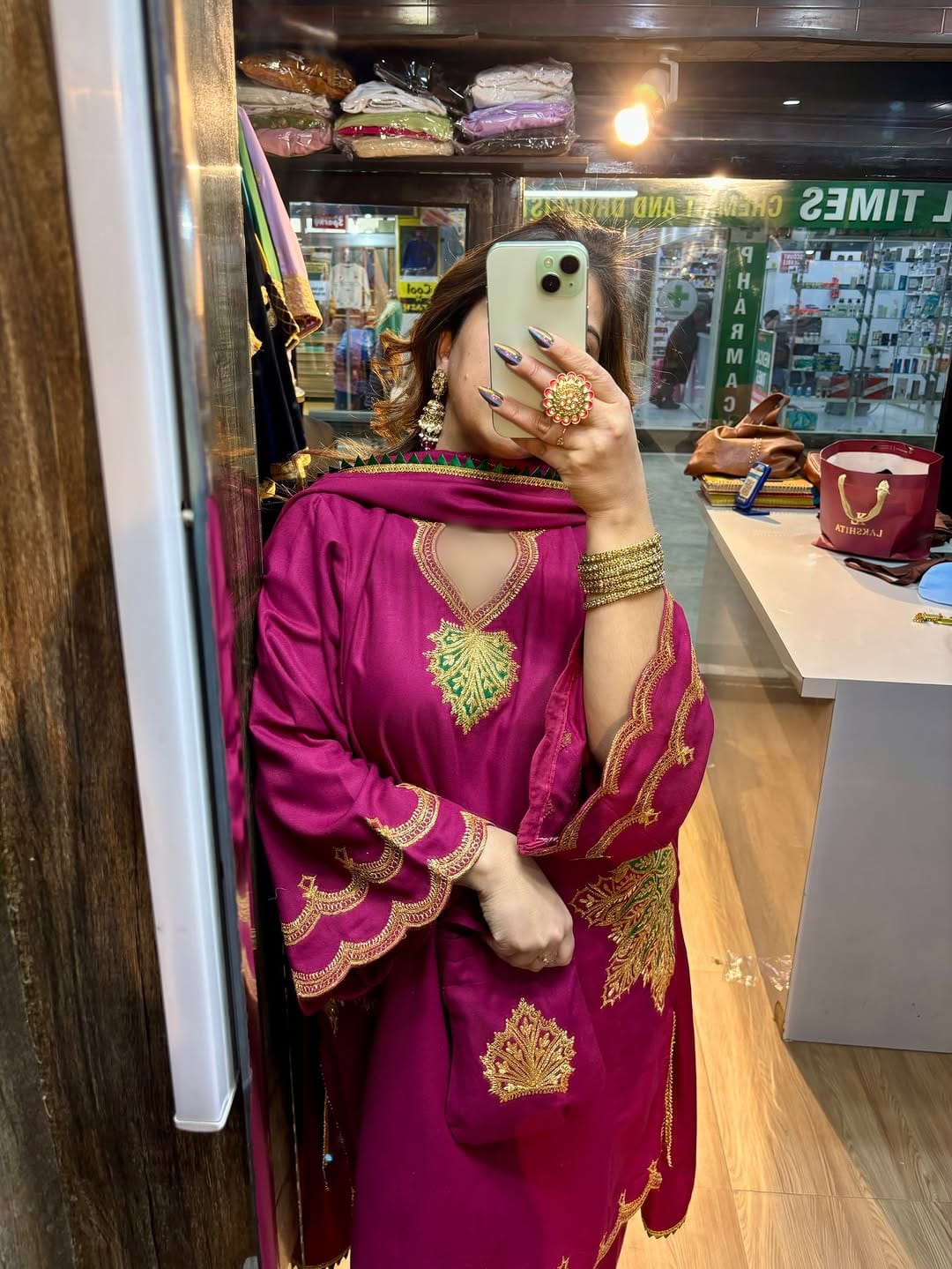 Post 9 by 𝐁𝐮𝐦𝐛𝐫𝐨 𝐜𝐥𝐨𝐬𝐞𝐭 on Instagram (carousel)