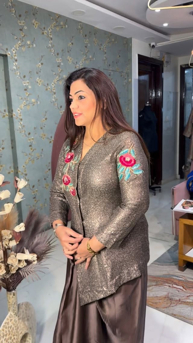 Post 10 by Vogue Stitchery on Instagram (video)