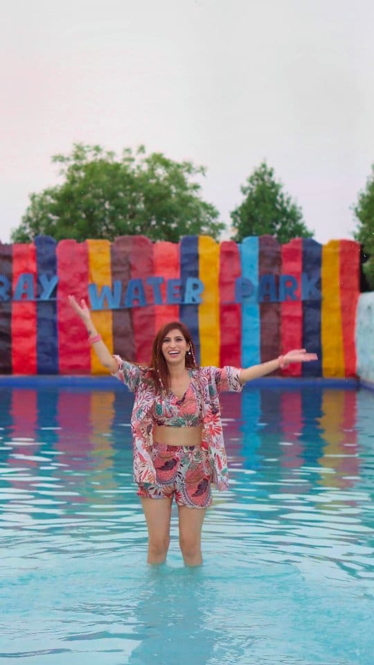 Post 10 by Poonam Gidwani on Instagram (video)
