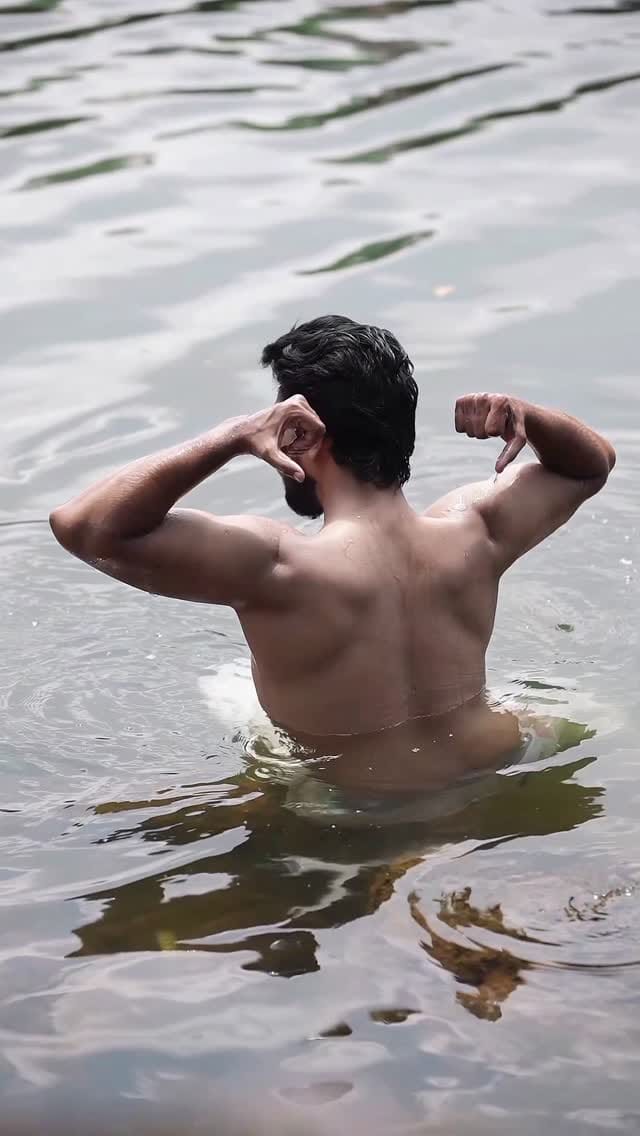 Post 6 by 𝕊ℍ𝔸ℕ𝕀𝕂 𝔸 on Instagram (video)