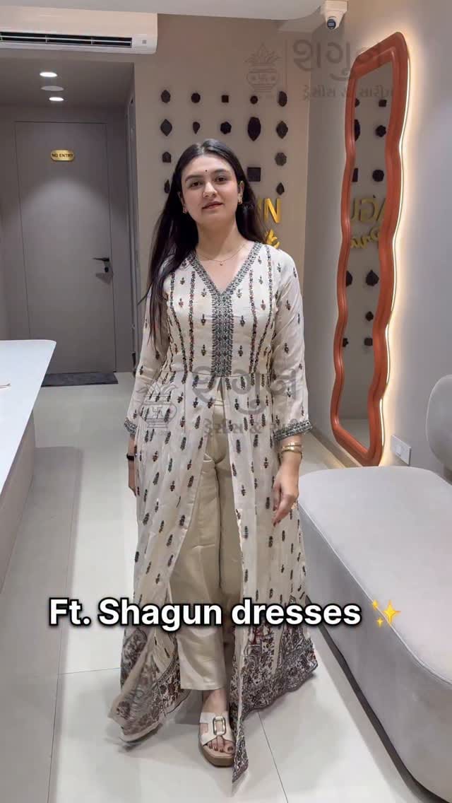Post 5 by Shagun Dresses ®- By ℙ𝕣𝕒𝕥𝕚𝕜 𝕂𝕙𝕒𝕟𝕖𝕤𝕒 on Instagram (video)