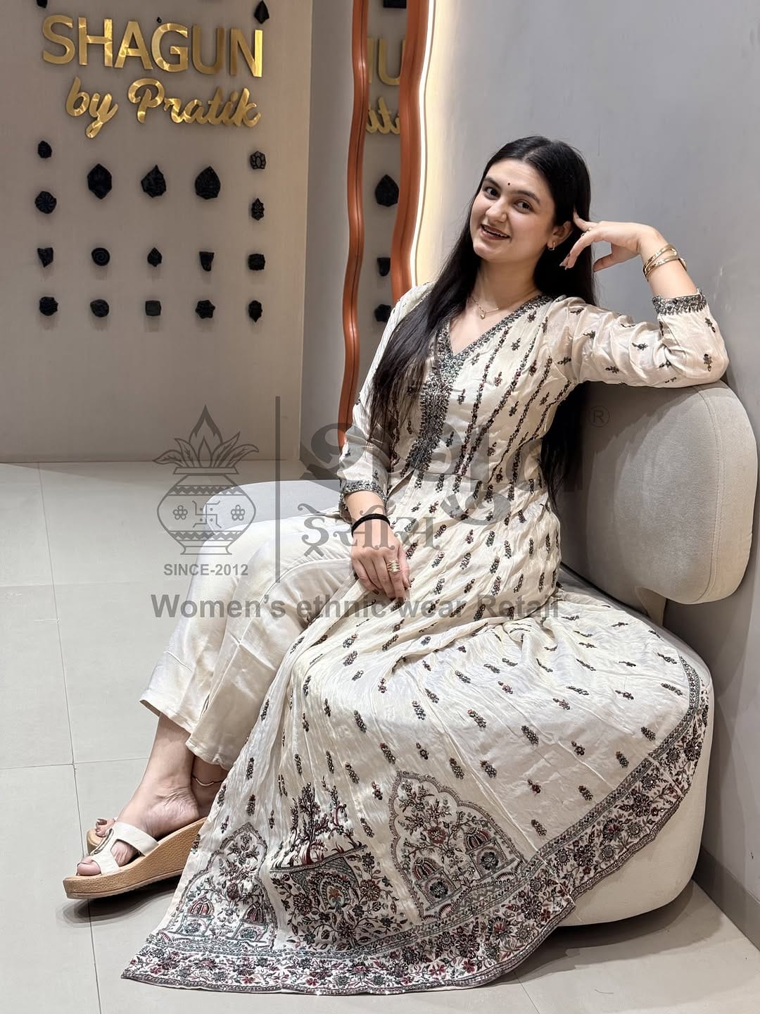 Post 4 by Shagun Dresses ®- By ℙ𝕣𝕒𝕥𝕚𝕜 𝕂𝕙𝕒𝕟𝕖𝕤𝕒 on Instagram (carousel)
