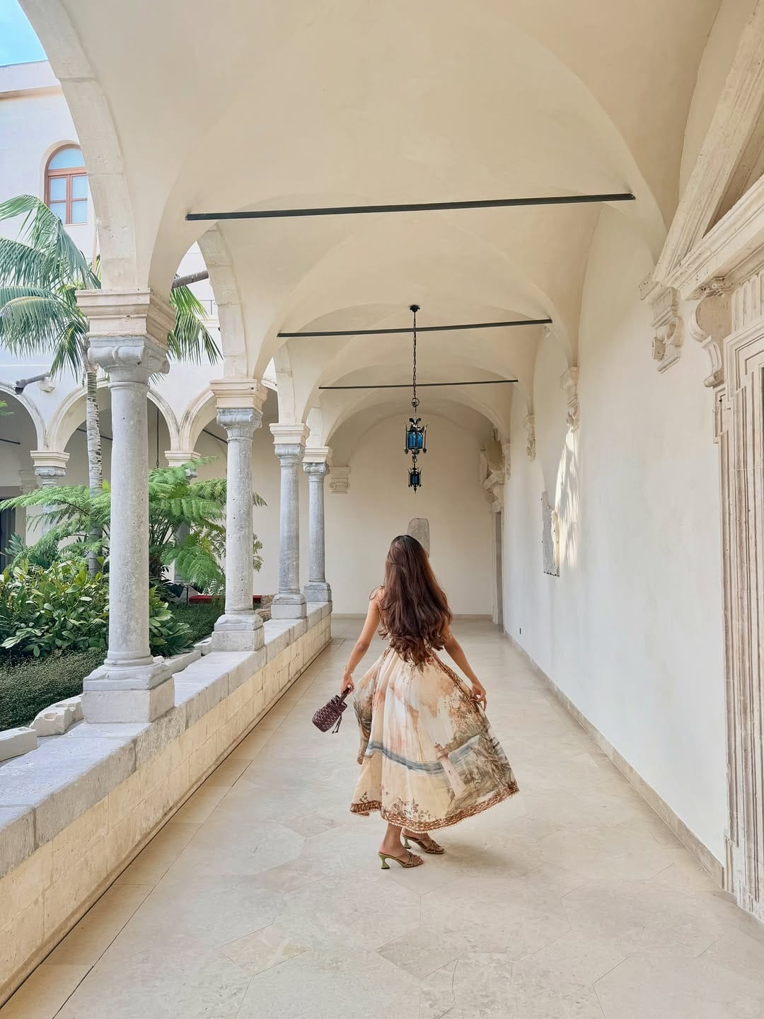 Post 10 by Ragini Daga on Instagram (carousel)