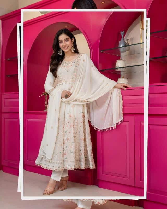 Post 7 by Kaira Shop on Instagram (video)