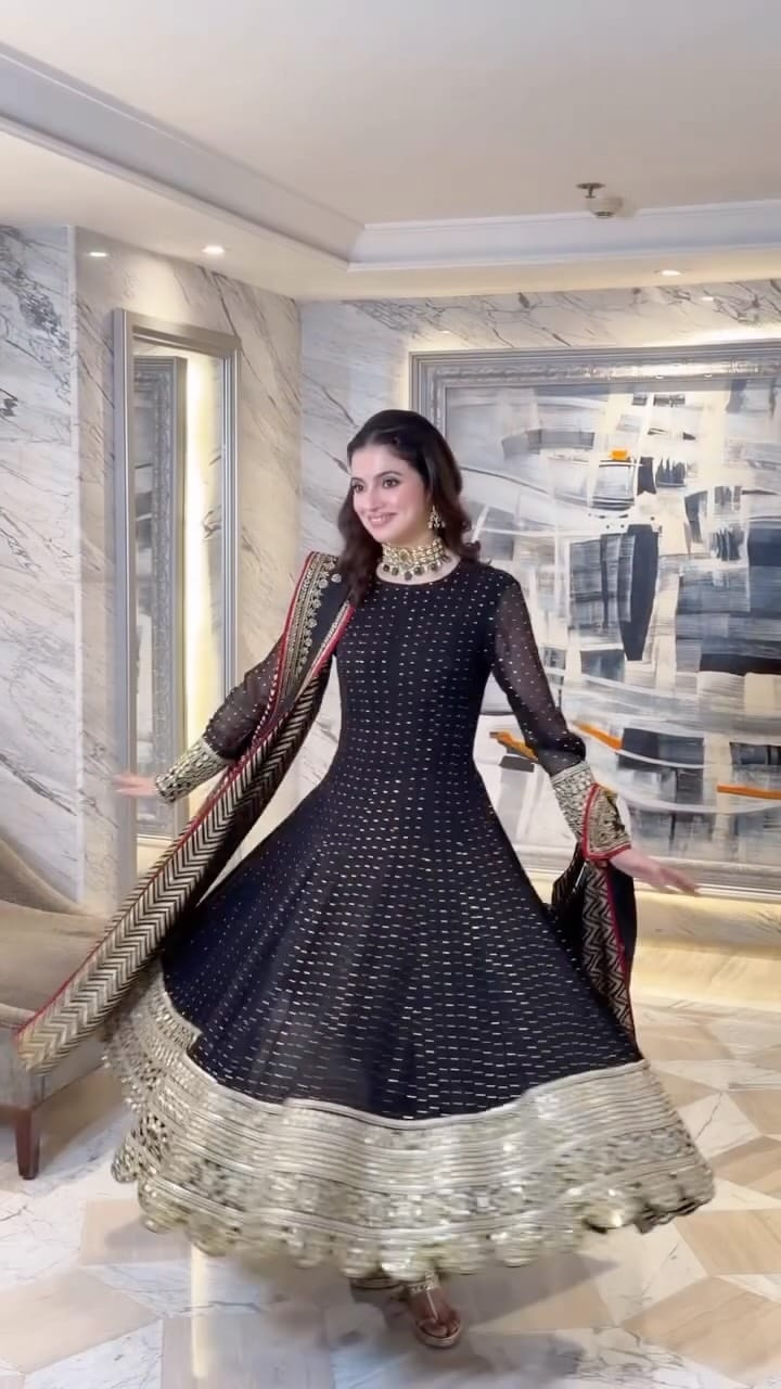 Post 2 by Kaira Shop on Instagram (video)