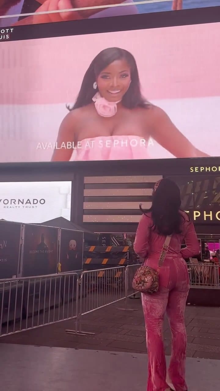 Post 8 by Roxy | NYC Scent Stylist on Instagram (video)