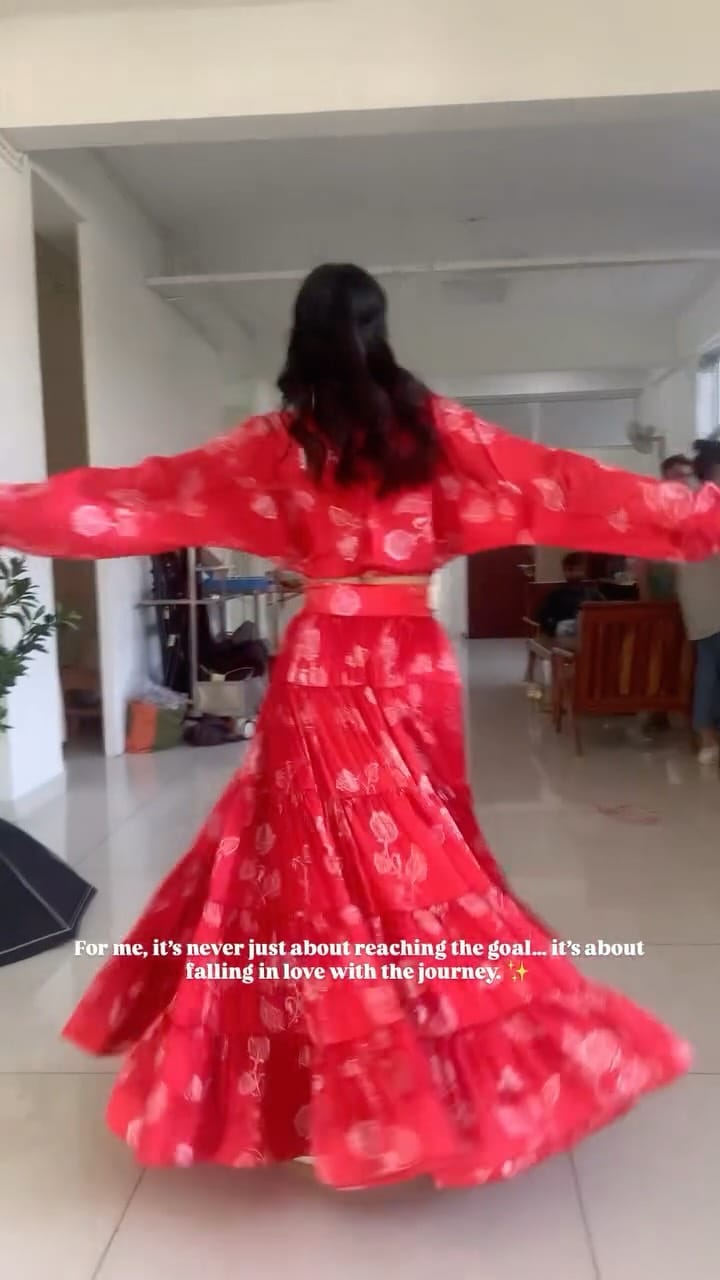 Post 4 by Anjali Khandal on Instagram (video)