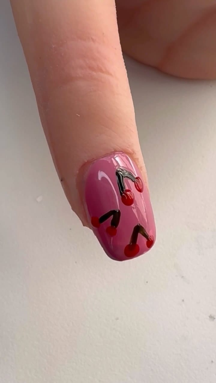 Post 1 by Nail art on Instagram (video)