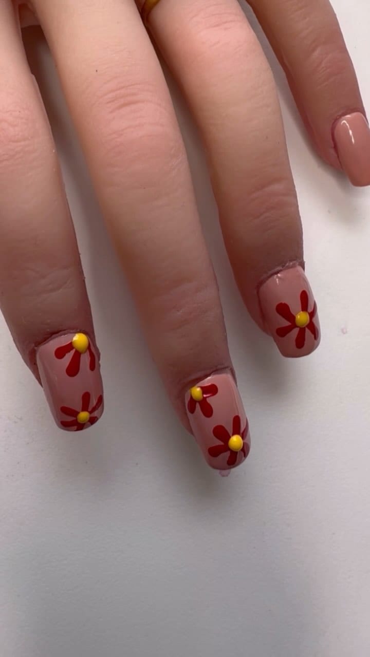 Post 2 by Nail art on Instagram (video)