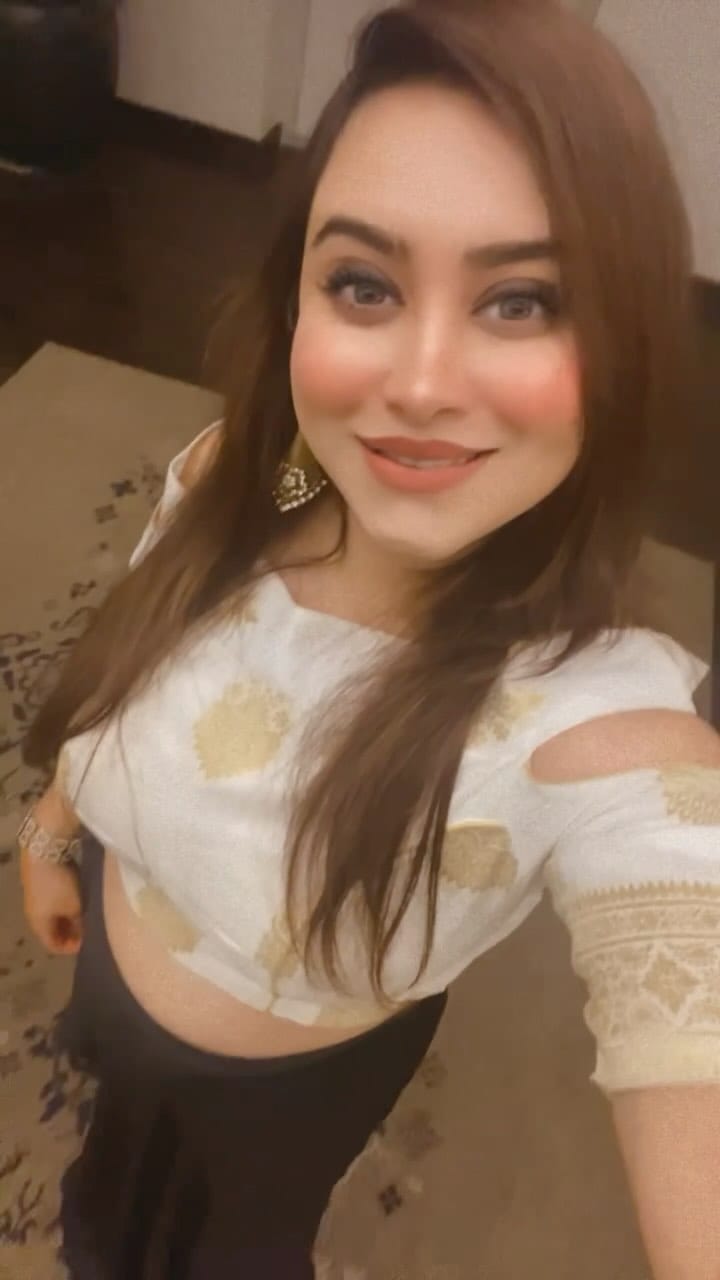 Post 3 by Muskan Soni on Instagram (video)