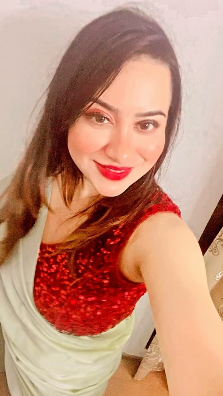Post 6 by Muskan Soni on Instagram (video)