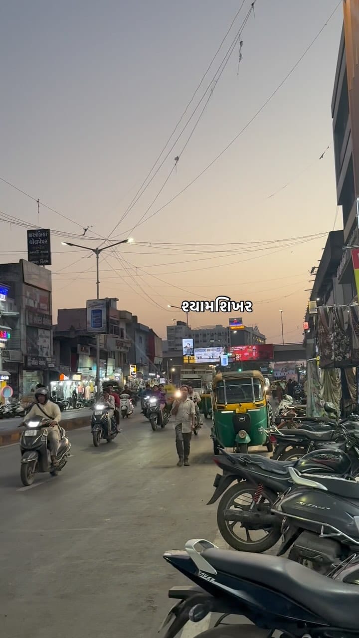 Post 10 by Lagnadeep ladieswear(Prakash surani) on Instagram (video)