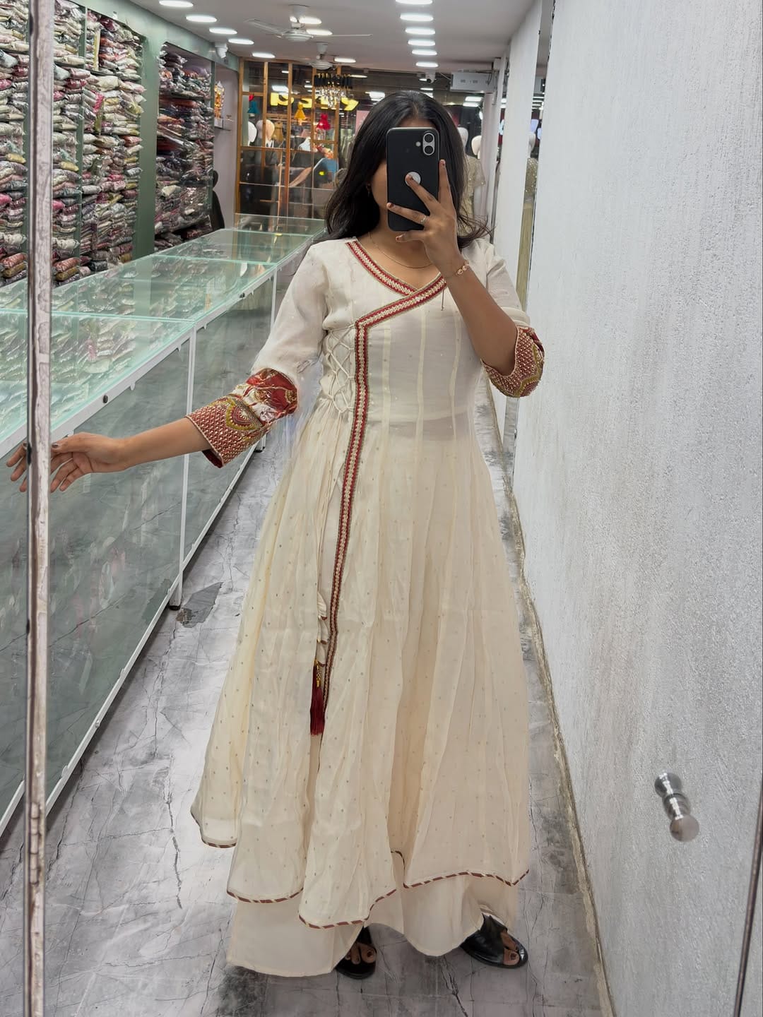 Post 5 by Lagnadeep ladieswear(Prakash surani) on Instagram (carousel)