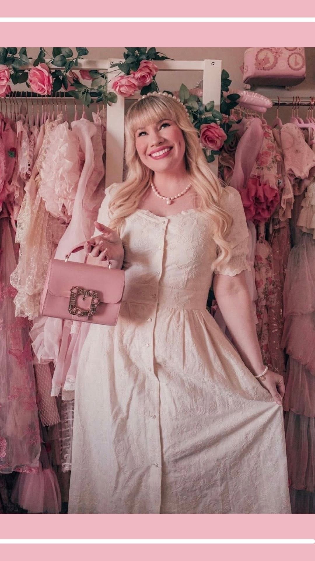 Post 10 by Elizabeth Hugen | Feminine Fashion & Girly Style on Instagram (video)