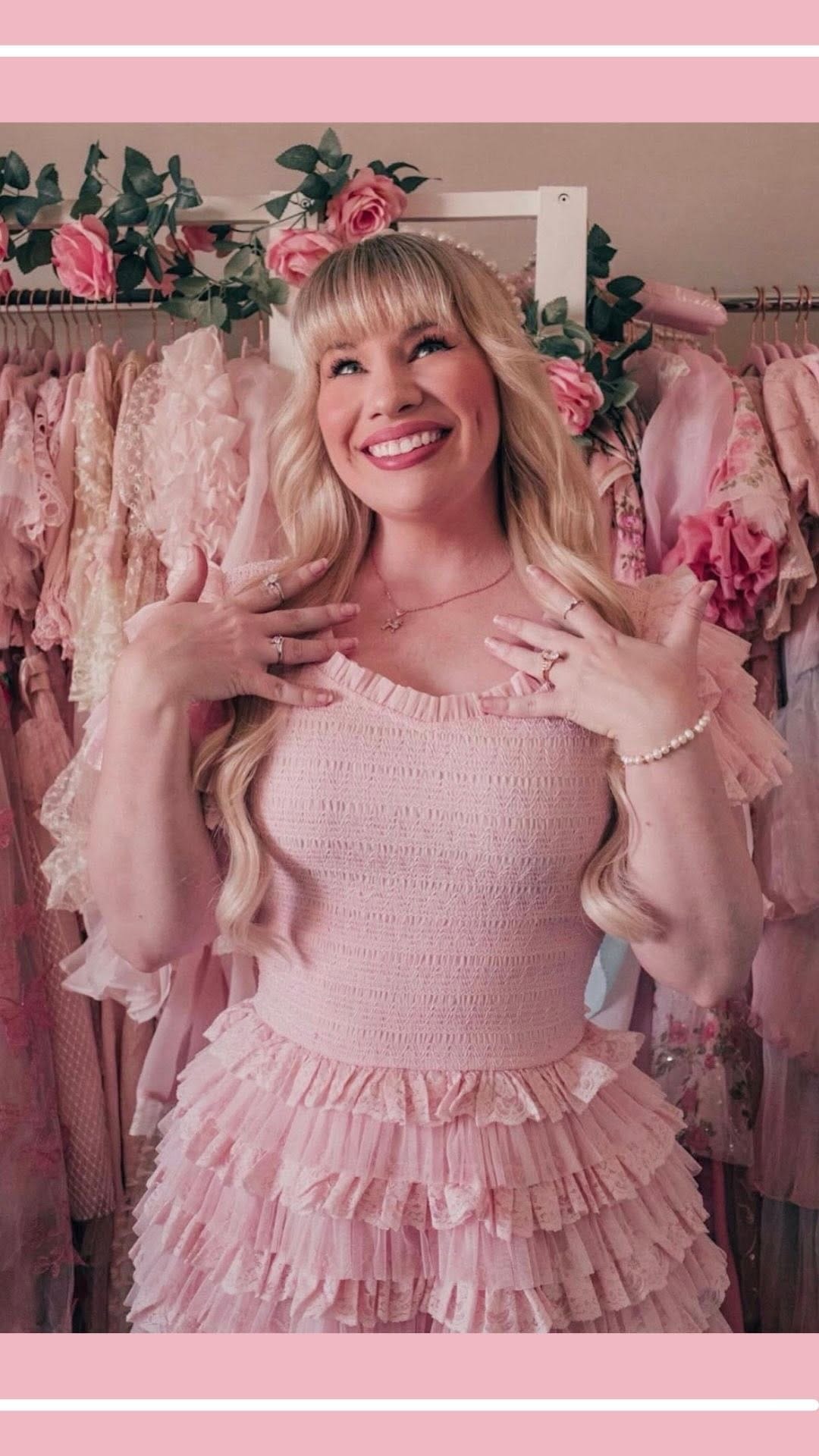 Post 7 by Elizabeth Hugen | Feminine Fashion & Girly Style on Instagram (video)
